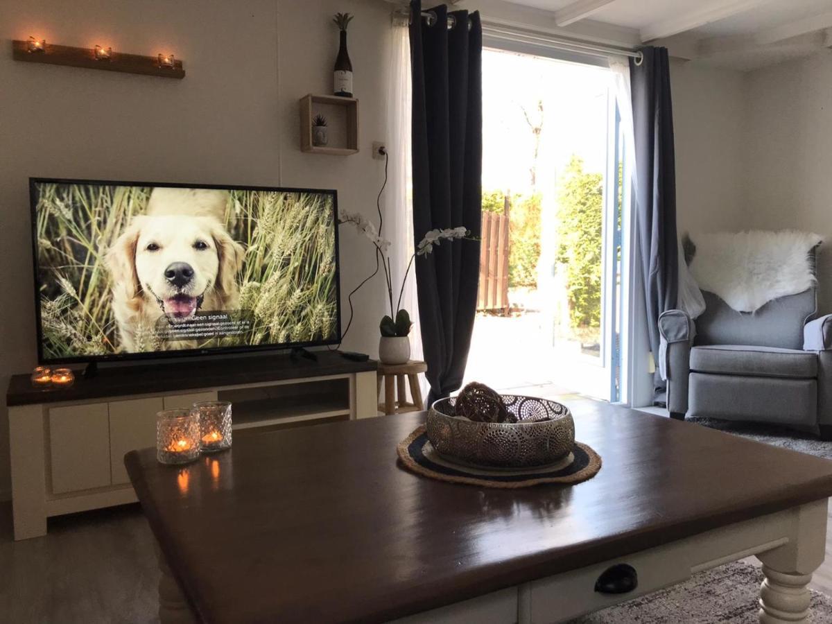 Omheind Chalet Met Prive Hottub. Op De Veluwe Villa Фортайзен Екстериор снимка