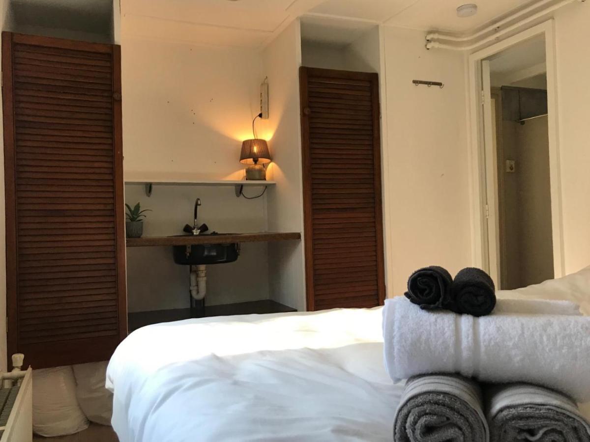 Omheind Chalet Met Prive Hottub. Op De Veluwe Villa Фортайзен Екстериор снимка