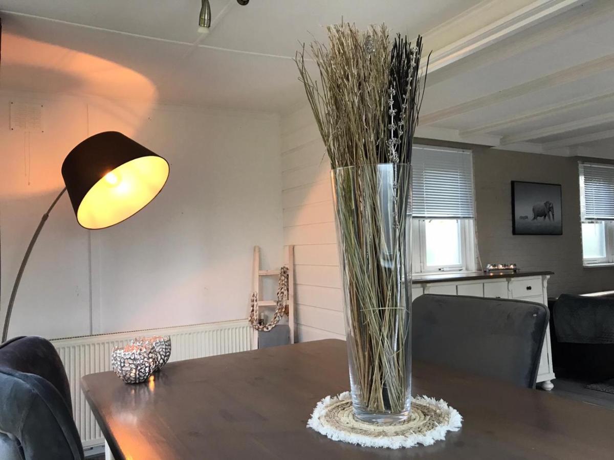 Omheind Chalet Met Prive Hottub. Op De Veluwe Villa Фортайзен Екстериор снимка