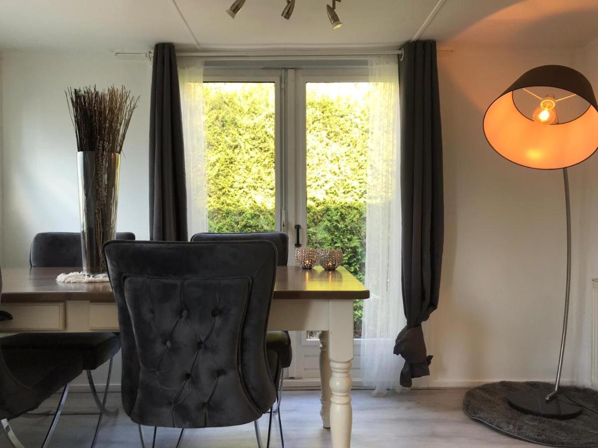 Omheind Chalet Met Prive Hottub. Op De Veluwe Villa Фортайзен Екстериор снимка